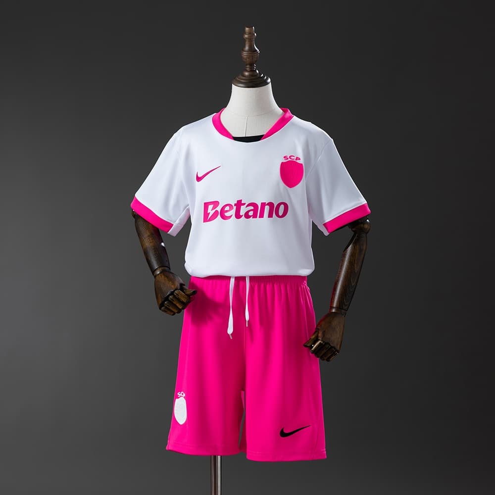 Kit Infantil Sporting CP 25/26 Edição Especial