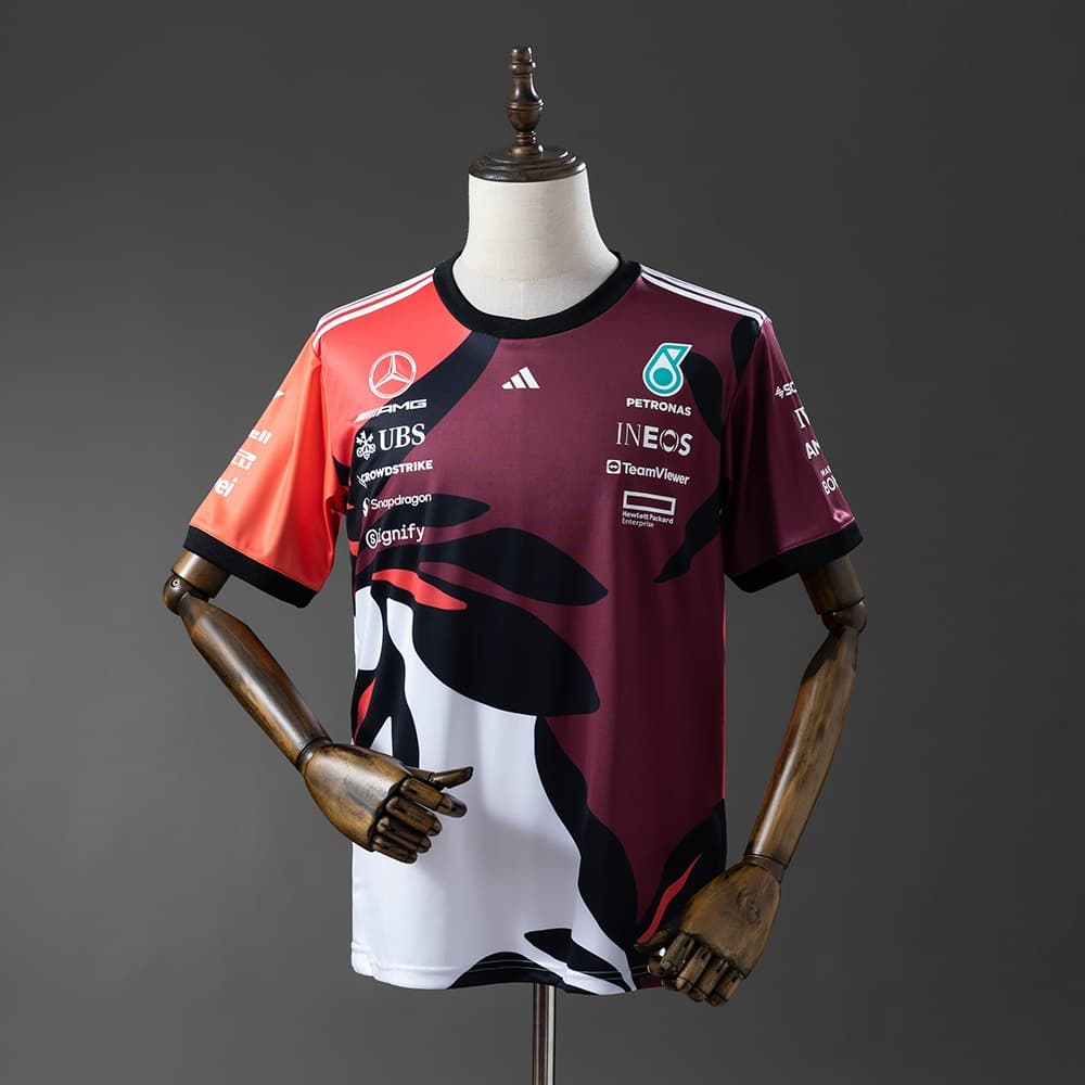 T-Shirt Mercedes-AMG Petronas F1 2025 Edição Especial Vermelha